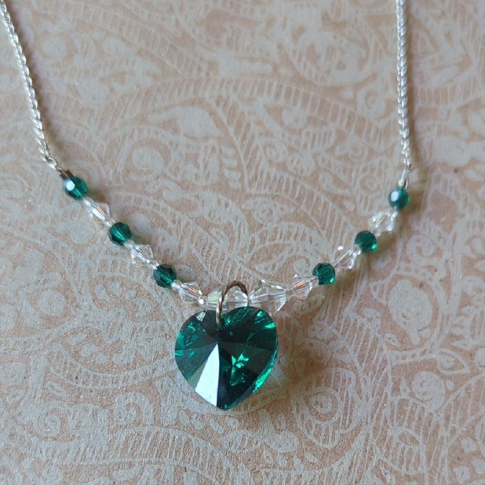 Elegant Green Heart Pendant Necklace